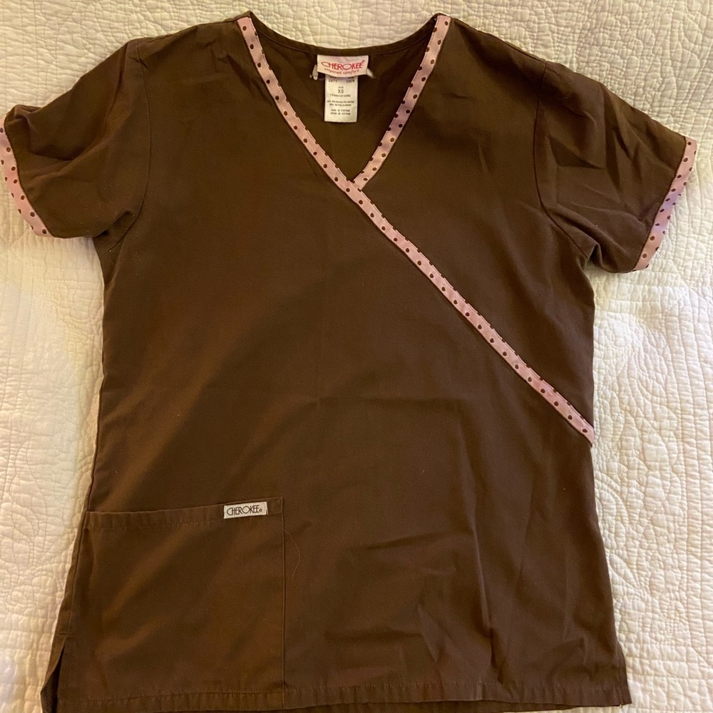 Cherokee scrub top